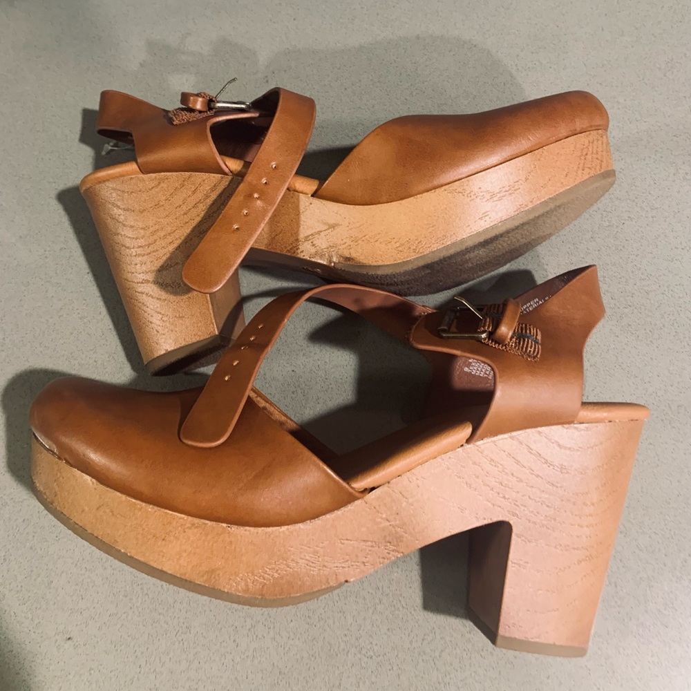 Clogs